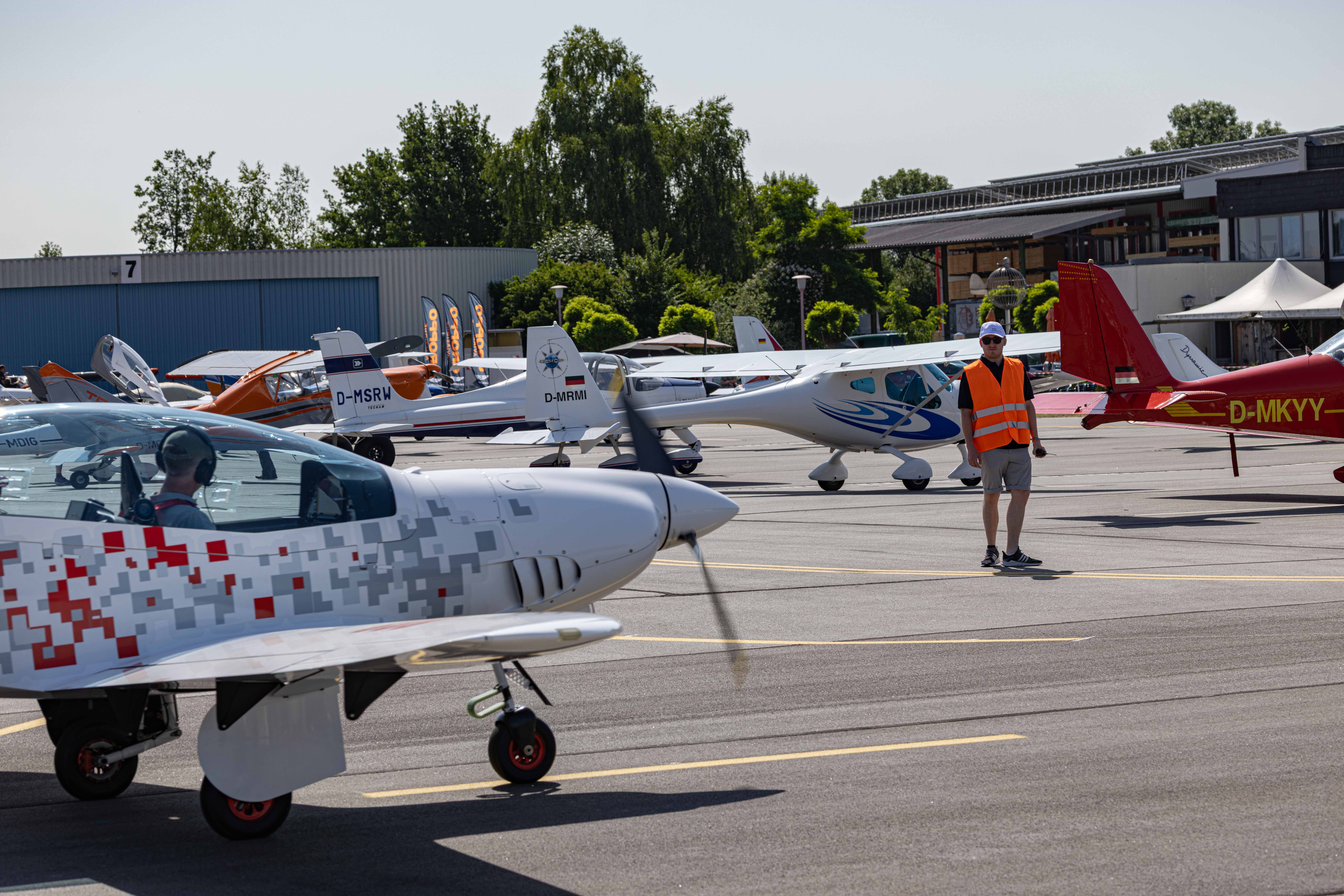UL-Treffen mit Messecharakter in Eggenfelden Flugplatz EDME